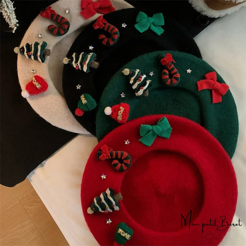 4 couleurs de beret de noel pour femme allant du rouge, au vert, au beige et au noir