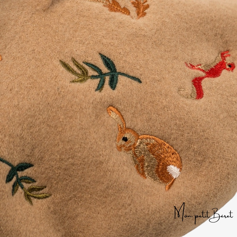 Béret brodé champêtre camel zoom